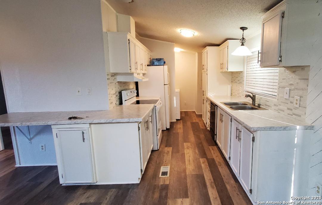 206 Sir Winston Drive Canyon Lake TX 78133