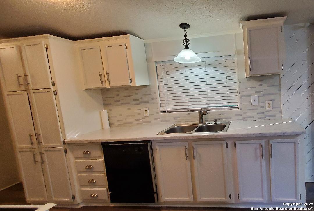 206 Sir Winston Drive Canyon Lake TX 78133