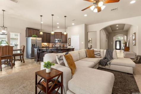2194 Pioneer Pass Seguin TX 78155