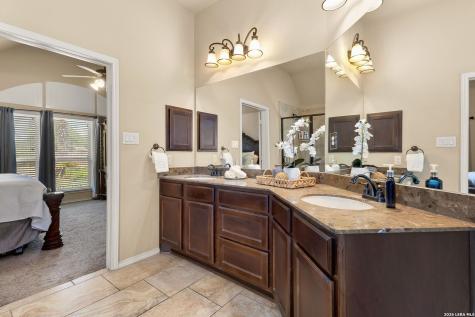 2194 Pioneer Pass Seguin TX 78155