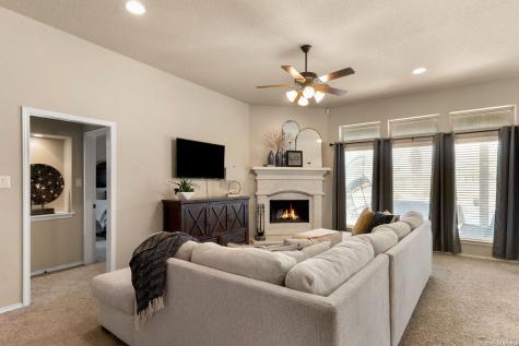2194 Pioneer Pass Seguin TX 78155