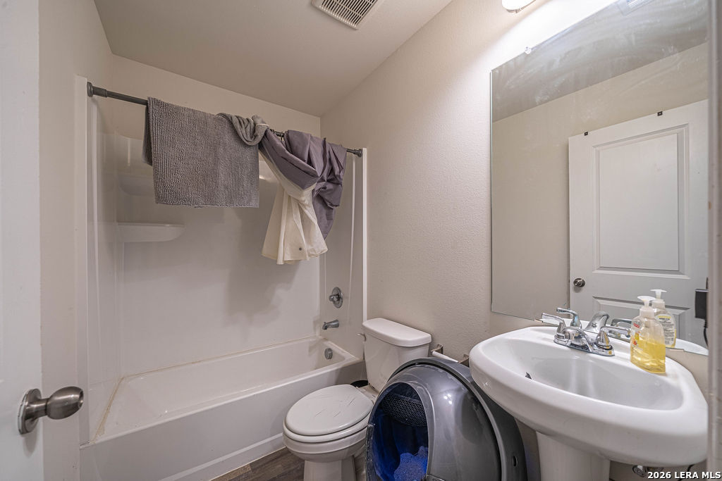229 Virginia Street Pleasanton TX 78064