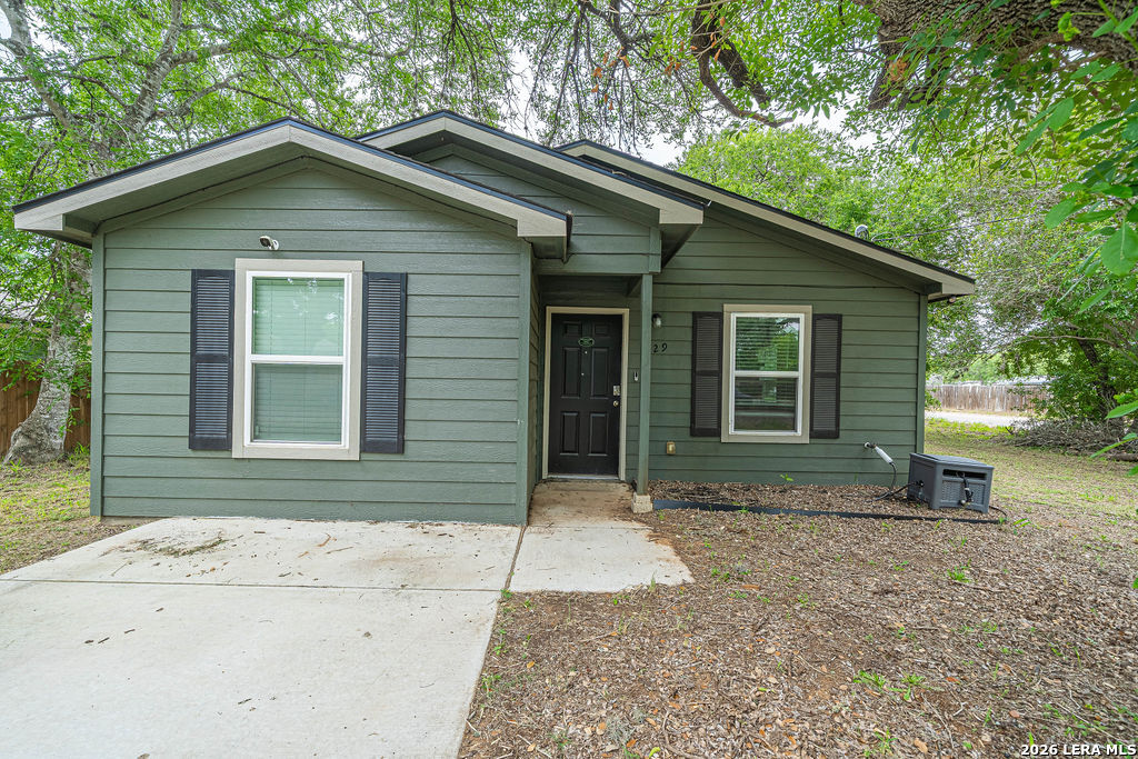 229 Virginia Street Pleasanton TX 78064