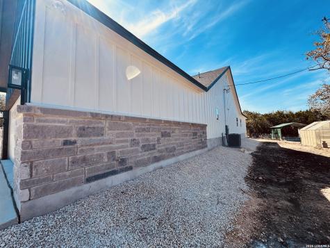 1736 Stallion Springs Fischer TX 78623