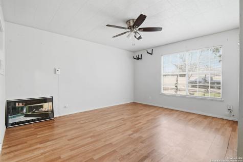 846 Horseshoe Trail Universal City TX 78148