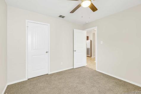 5614 Medina Farm San Antonio TX 78222