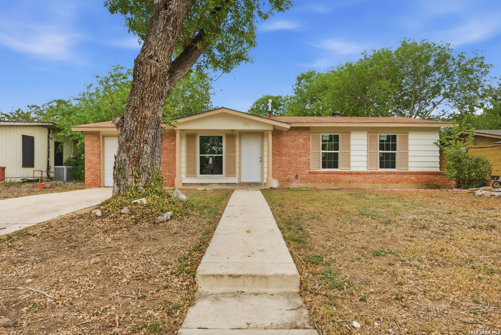 221 Park Universal City TX 78148