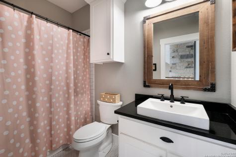 14460 Santa Loma Helotes TX 78023