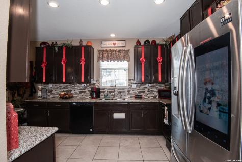 9643 Pleasanton Bluff San Antonio TX 78221