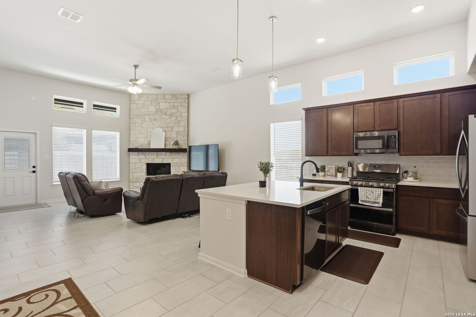 1615 Lawnside San Antonio TX 78245