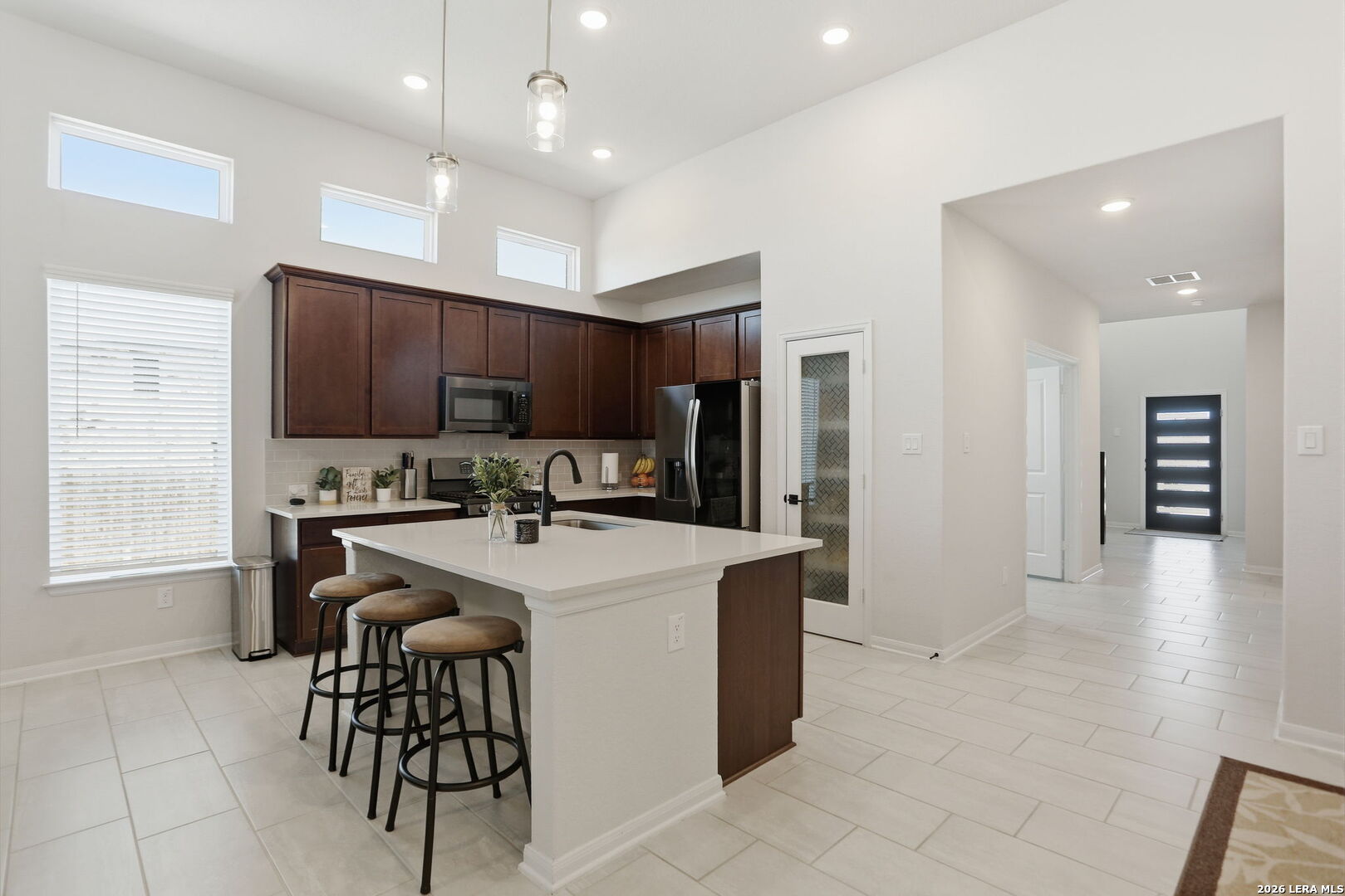 1615 Lawnside San Antonio TX 78245