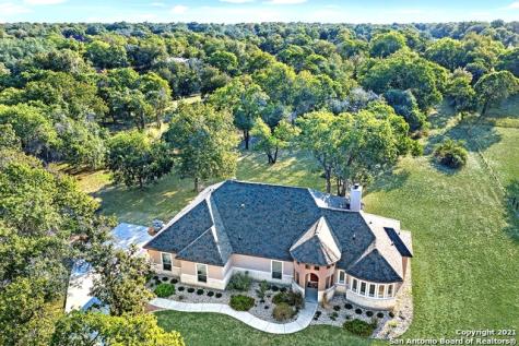 189 County Road 6871 W Natalia TX 78059