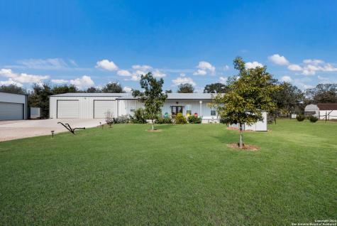 262 Gander Slough Road Kingsbury TX 78638
