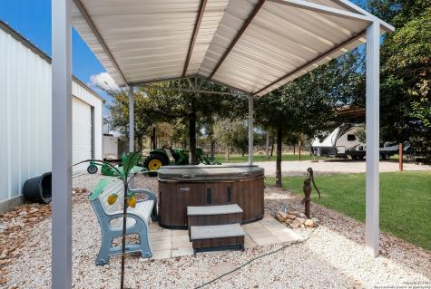 262 Gander Slough Road Kingsbury TX 78638