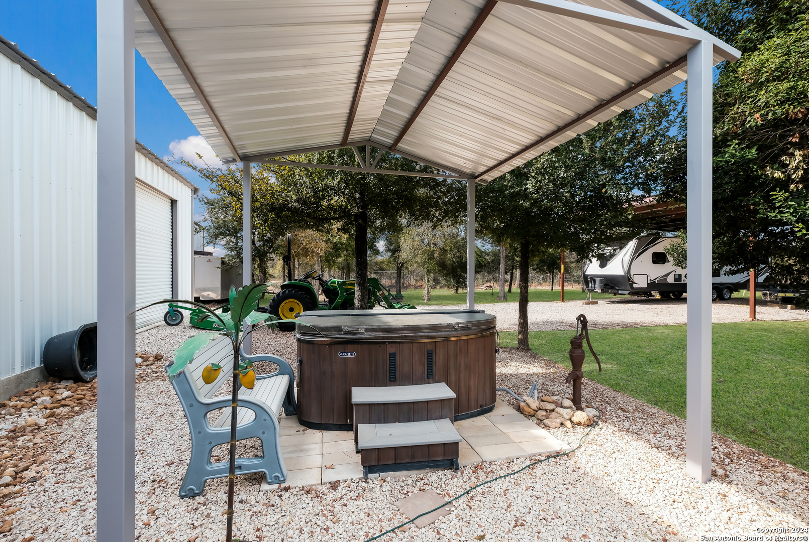 262 Gander Slough Road Kingsbury TX 78638