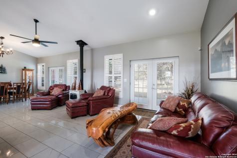 262 Gander Slough Road Kingsbury TX 78638