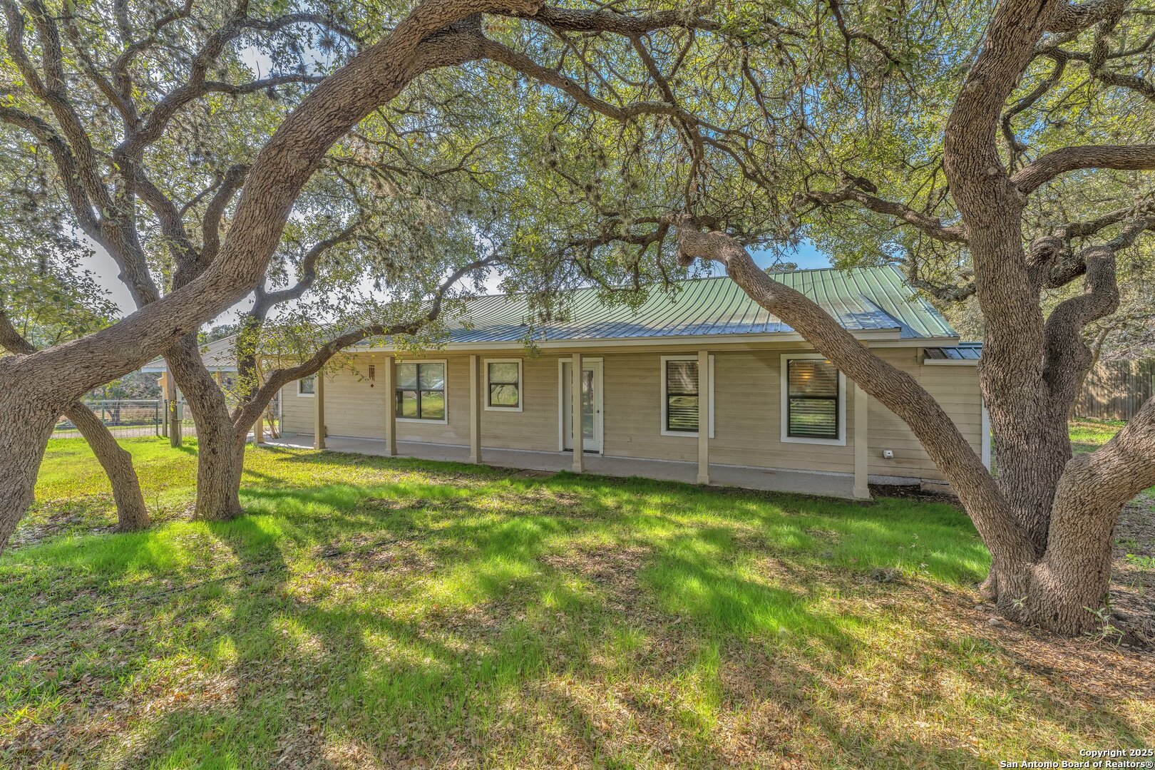 337 Mills Lane Pipe Creek TX 78063