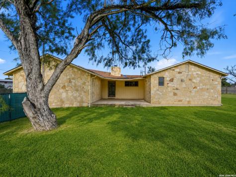 600 S Storts Street Poth TX 78147