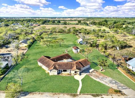 600 S Storts Street Poth TX 78147