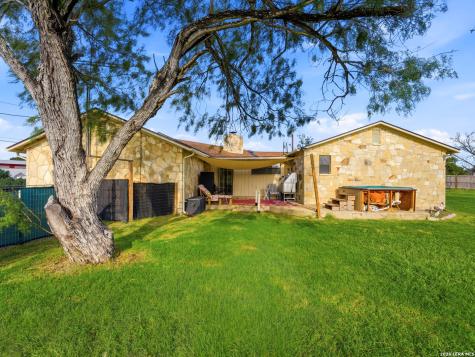 600 S Storts Street Poth TX 78147