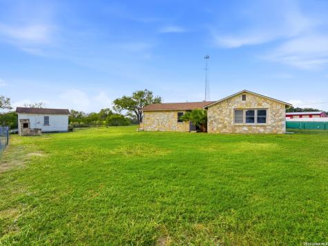 600 S Storts Street Poth TX 78147