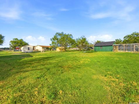 600 S Storts Street Poth TX 78147