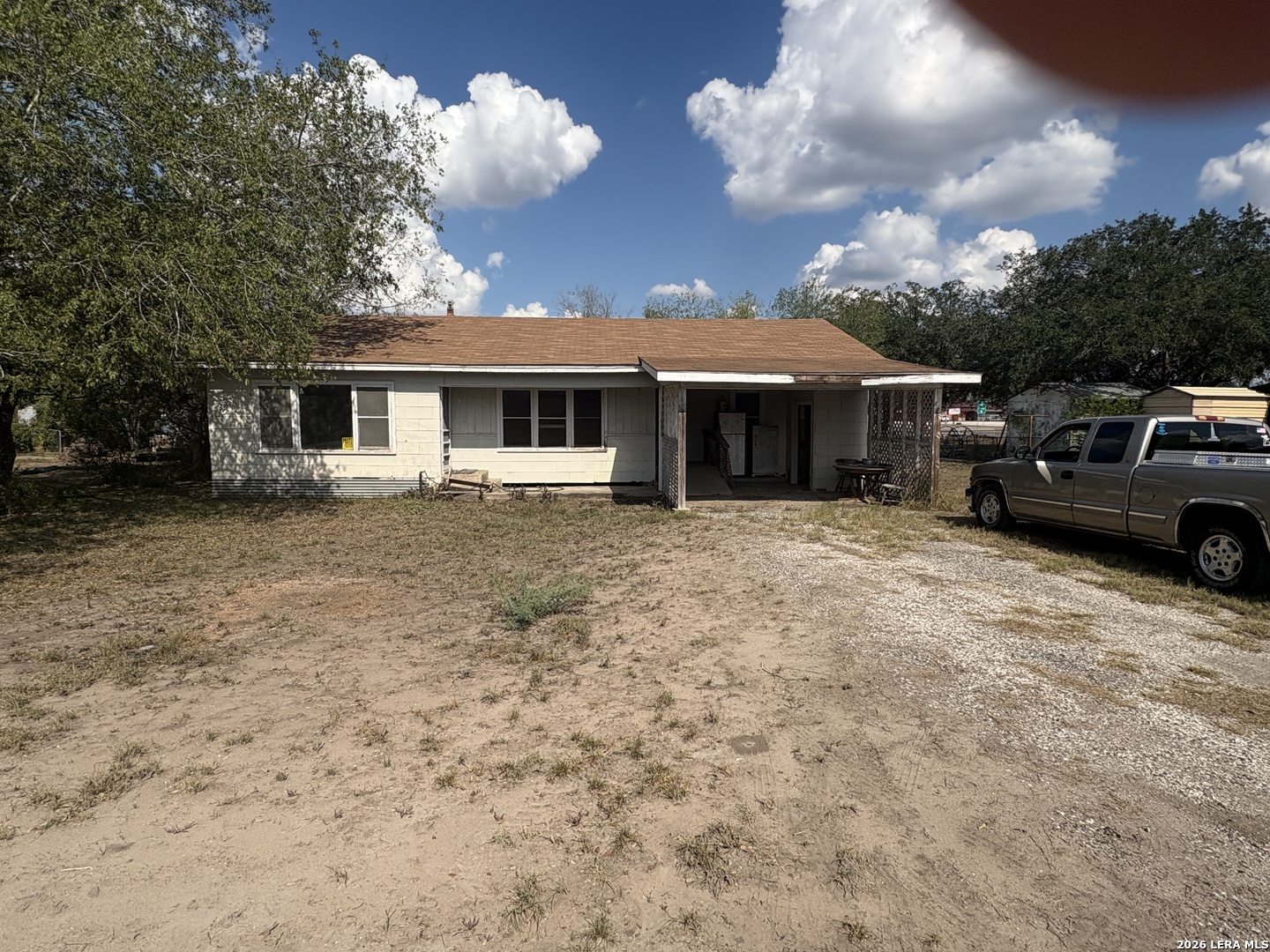 104 Charles George West TX 78022