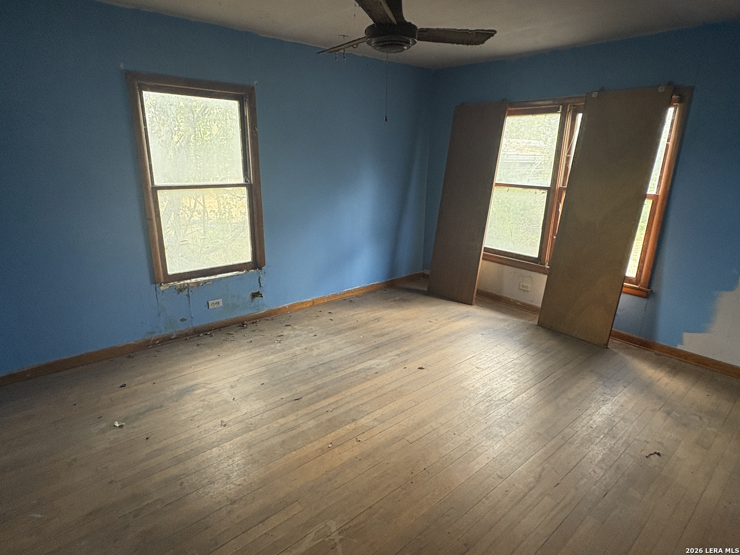 104 Charles George West TX 78022