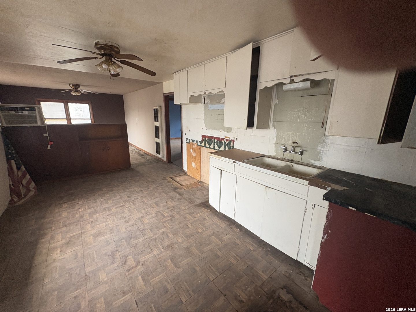 104 Charles George West TX 78022
