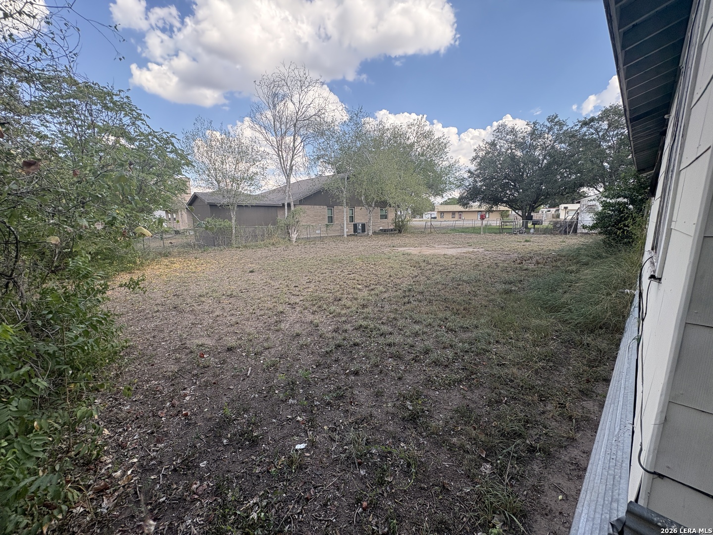 104 Charles George West TX 78022