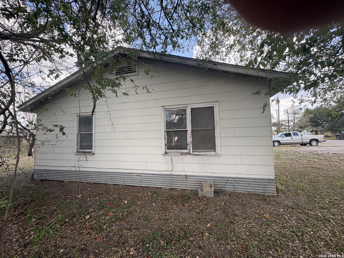 104 Charles George West TX 78022