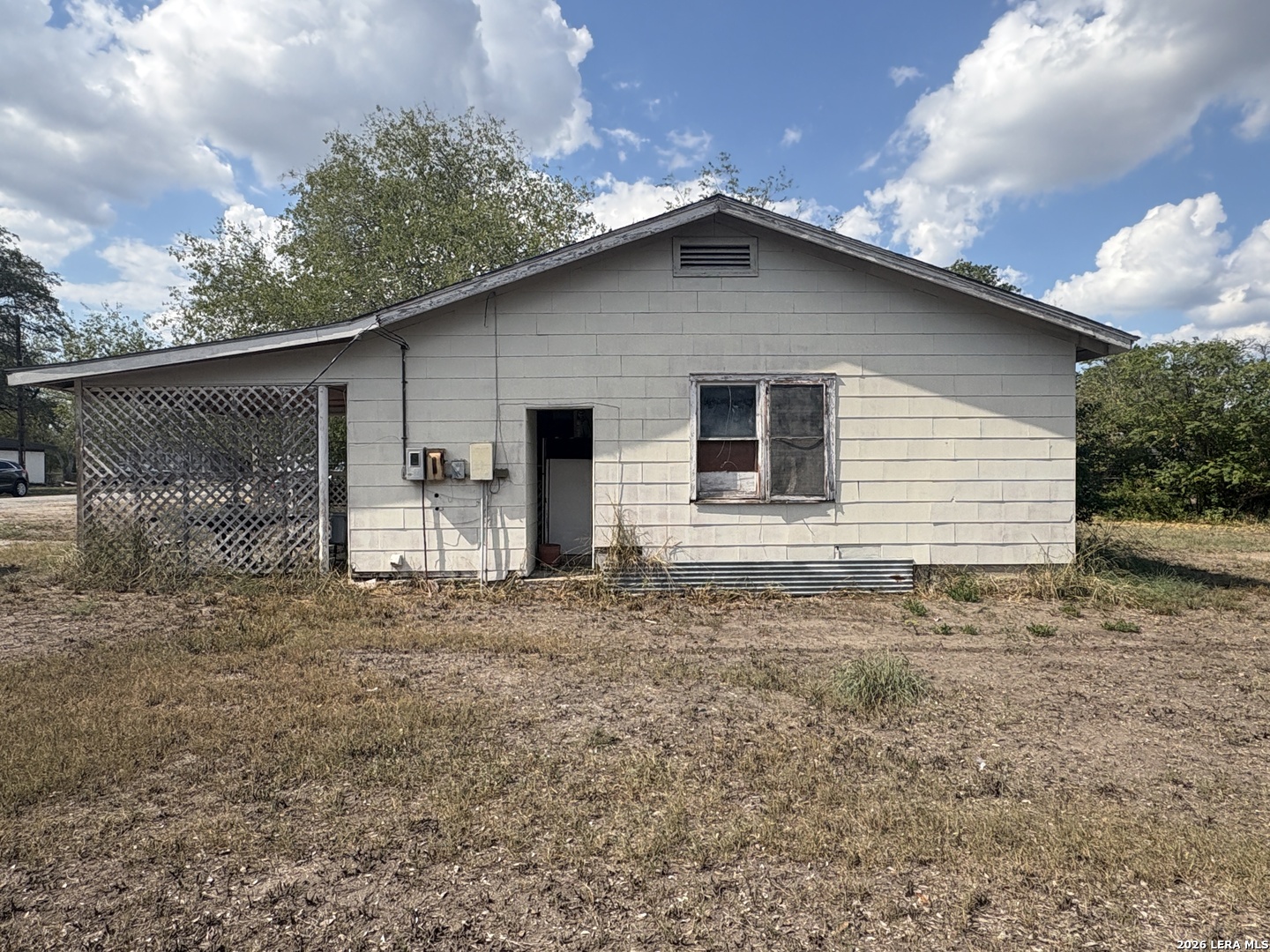 104 Charles George West TX 78022