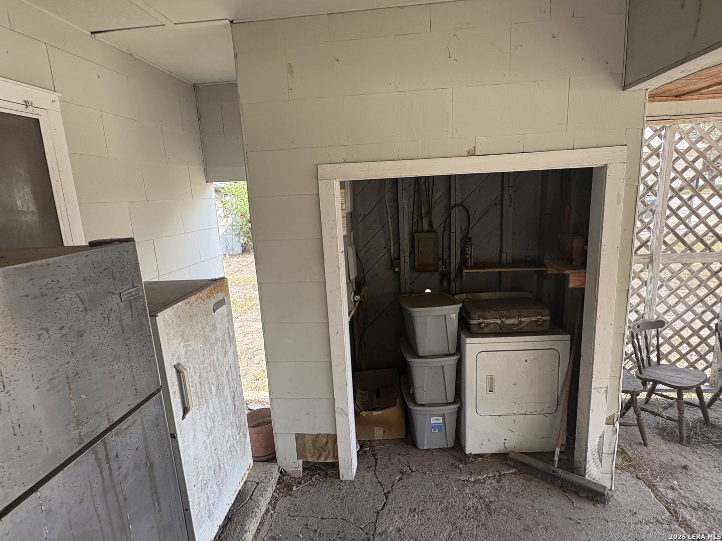 104 Charles George West TX 78022