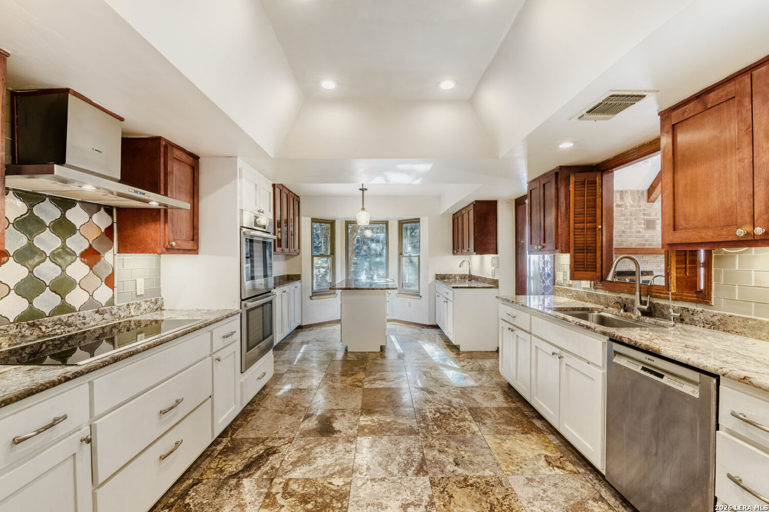 29342 Seabiscuit Fair Oaks Ranch TX 78015