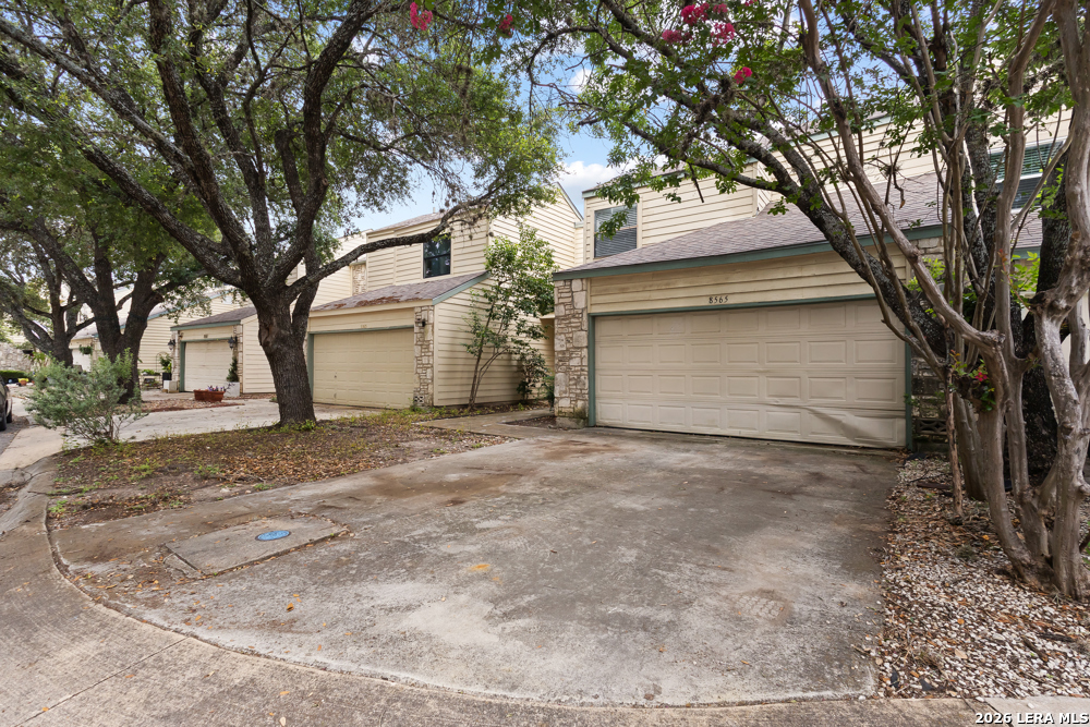8565 Echo Creek Lane San Antonio TX 78240