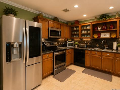 1402 Kingsbridge San Antonio TX 78253