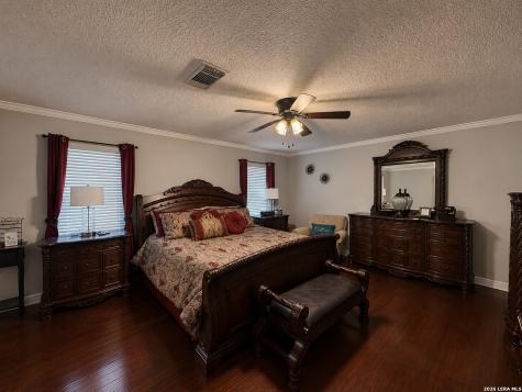 1402 Kingsbridge San Antonio TX 78253