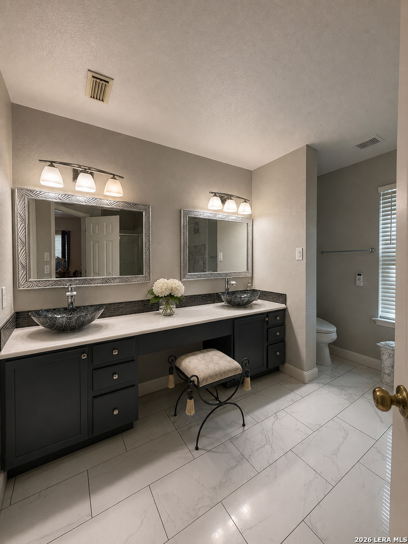 1402 Kingsbridge San Antonio TX 78253