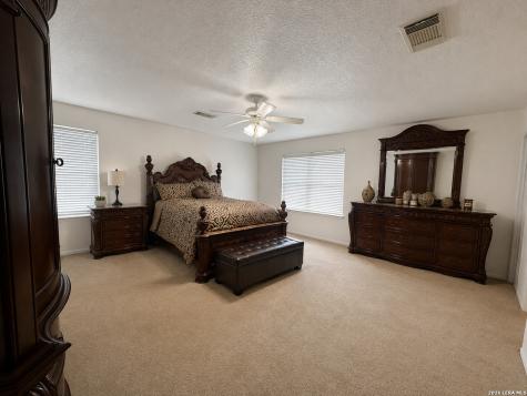 1402 Kingsbridge San Antonio TX 78253