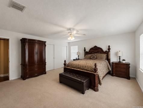 1402 Kingsbridge San Antonio TX 78253
