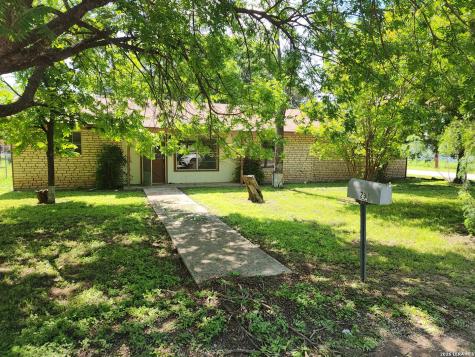 235 N 12th Street Junction TX 76849