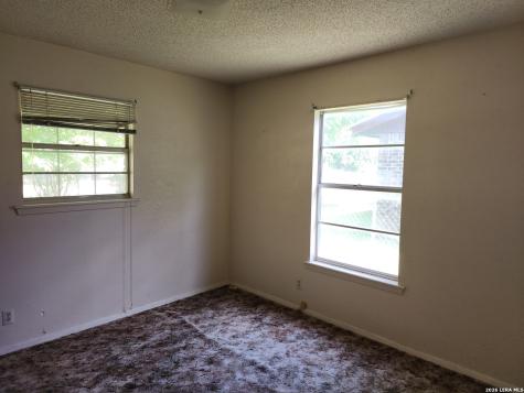235 N 12th Street Junction TX 76849