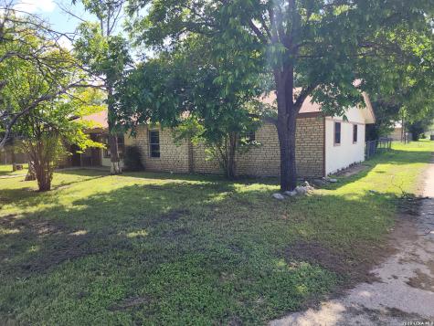 235 N 12th Street Junction TX 76849