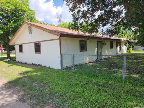 235 N 12th Street Junction TX 76849