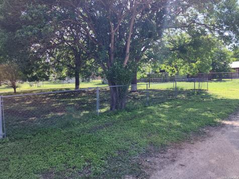 235 N 12th Street Junction TX 76849