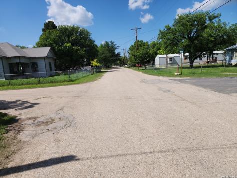 235 N 12th Street Junction TX 76849
