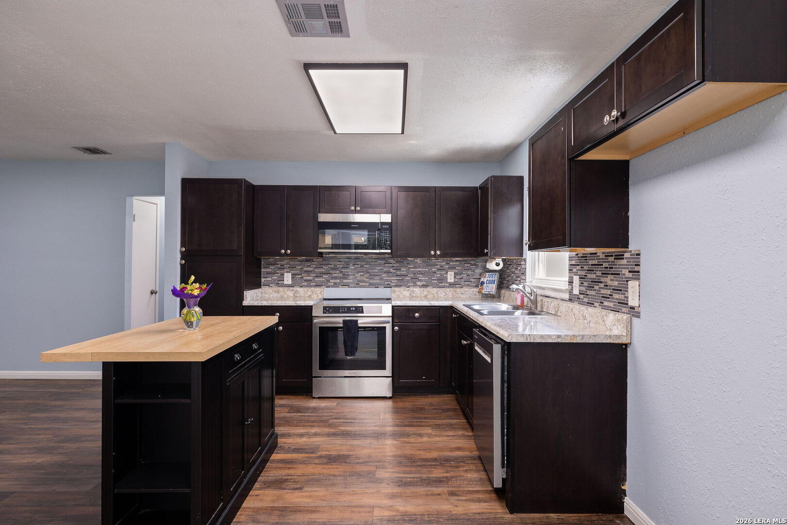 7631 Tarrasa San Antonio TX 78239