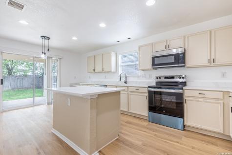 7731 Mesquite Farm San Antonio TX 78239