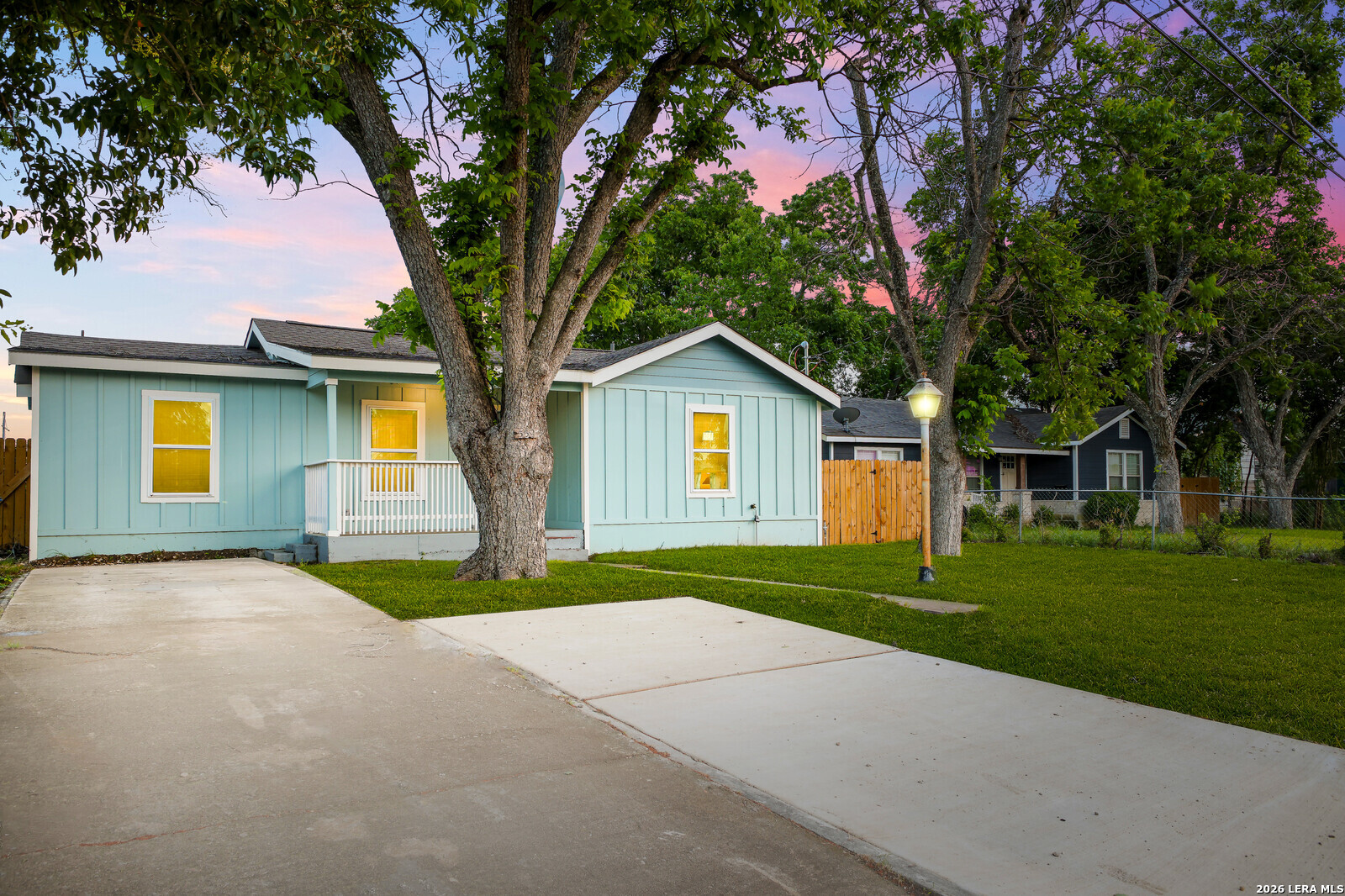 559 W Nacogdoches Street New Braunfels TX 78130