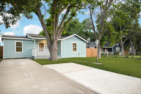 559 W Nacogdoches Street New Braunfels TX 78130